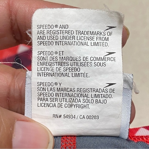 Speedo Swimsuit Women’s Size 30 Small Nano Fracture Flyback Swimsuit one piece - Picture 12 of 16